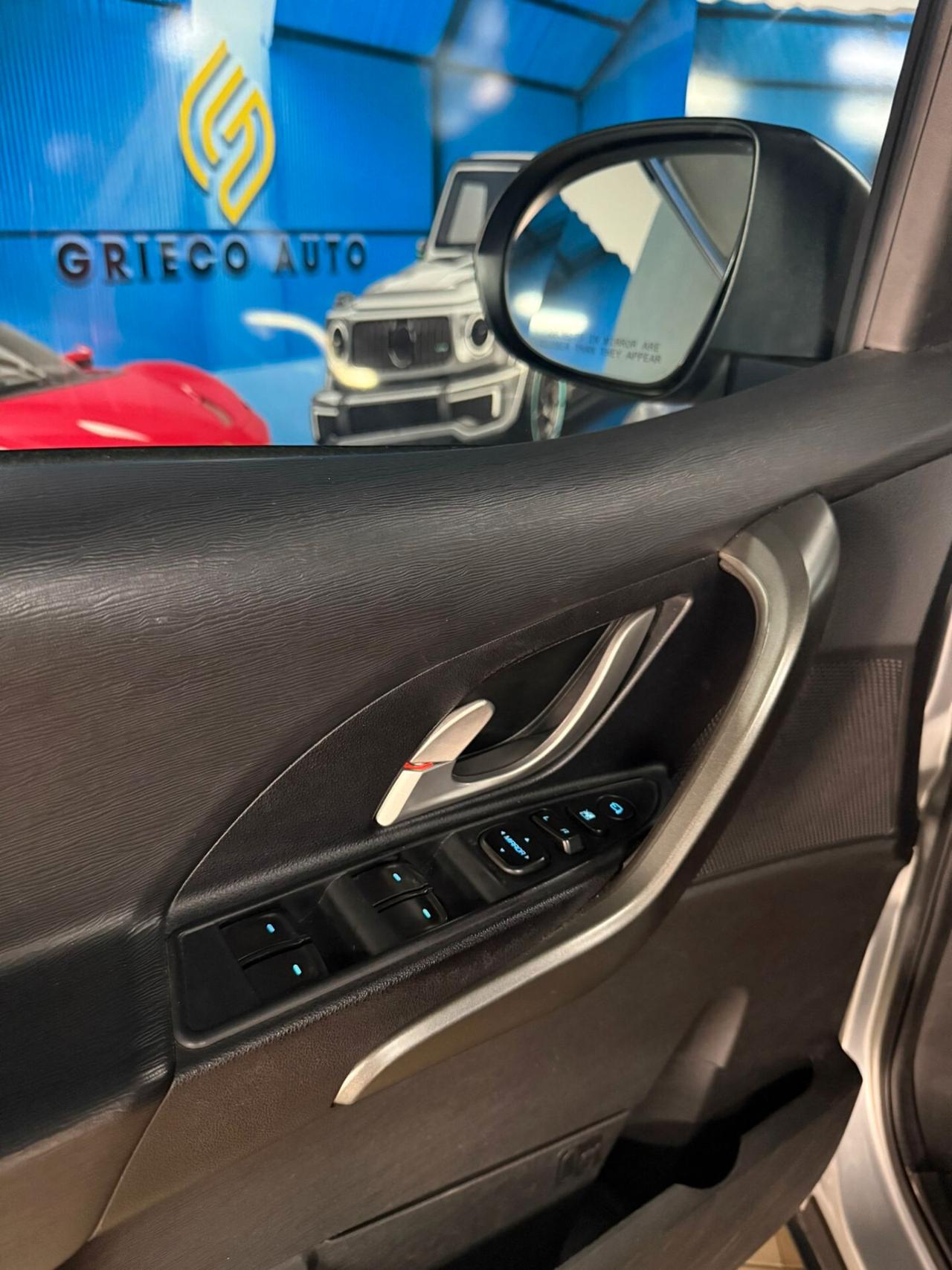 XUV500 5POSTI N1 AUTOCARRO 4X4