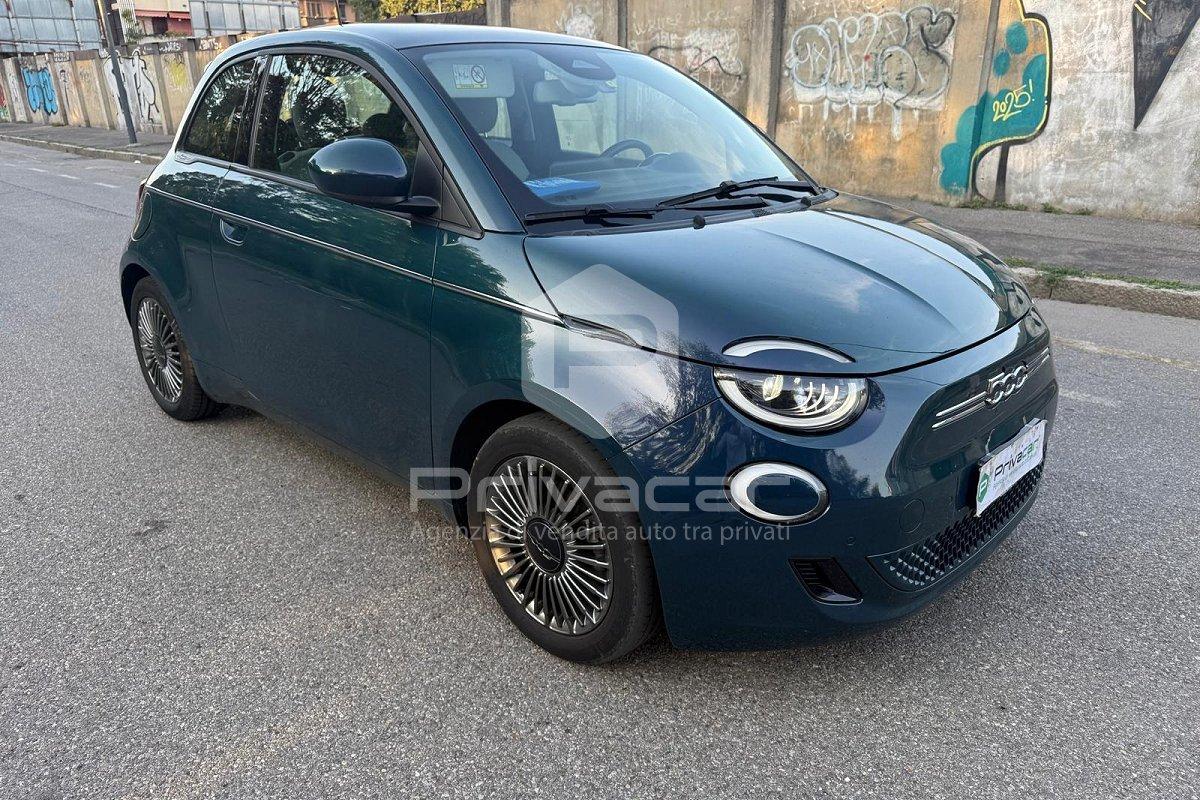FIAT 500e Berlina 42 kWh La Prima
