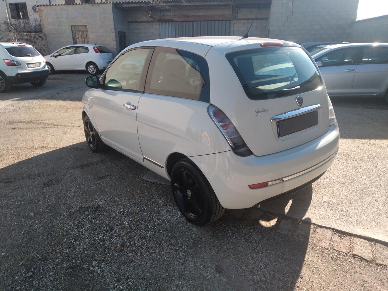 Lancia Ypsilon 1.2 69 CV Diva euro5 x neopatentati