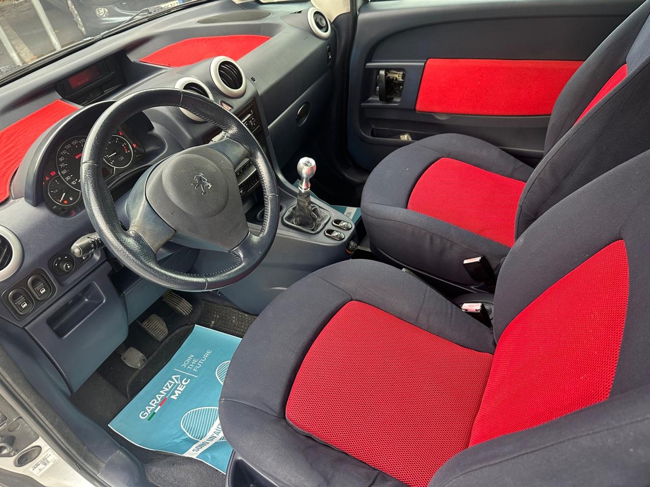 Peugeot 1007 1.4 HDi Happy
