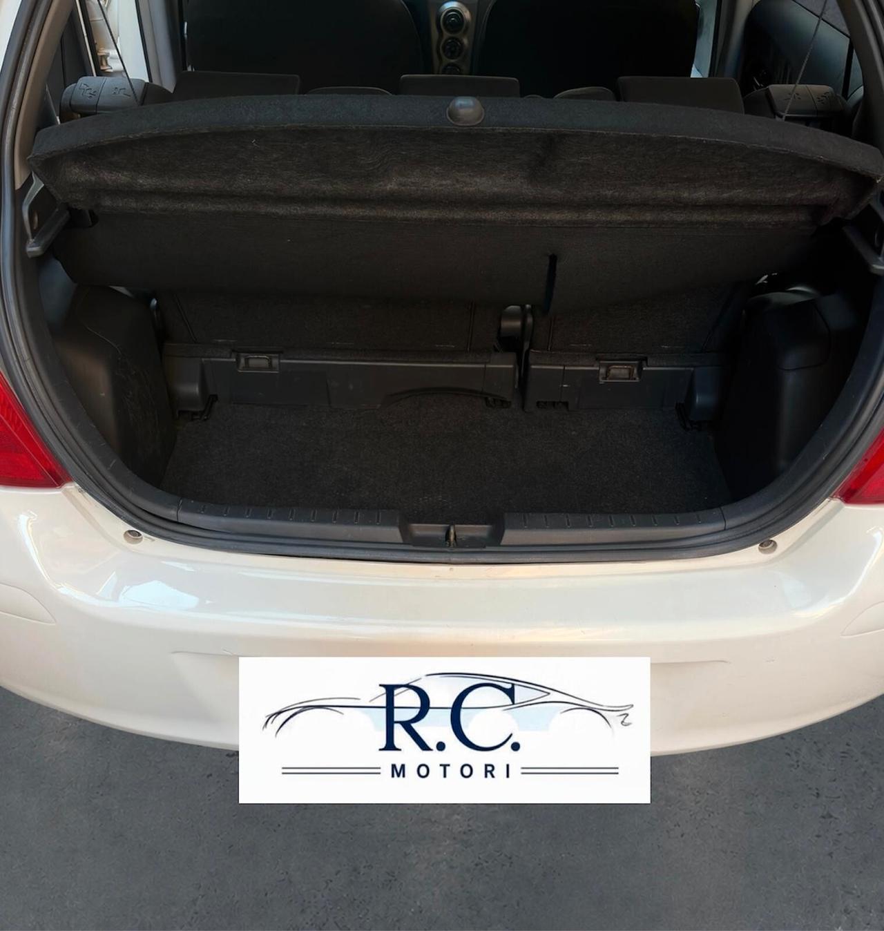 Toyota Yaris 1.0 5 porte Luxury pack
