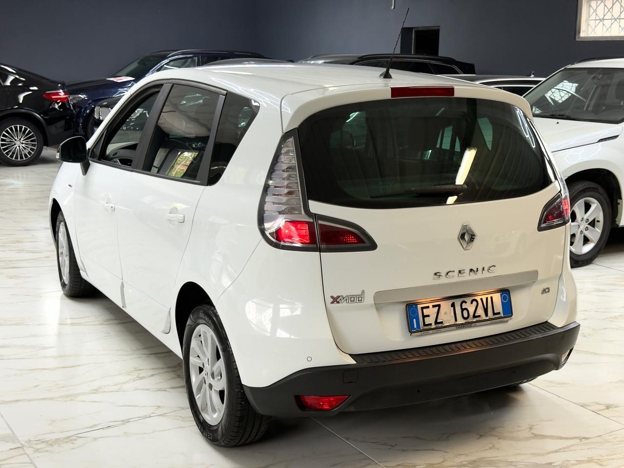 Renault Scenic Scénic XMod dCi 110 CV EDC Limited