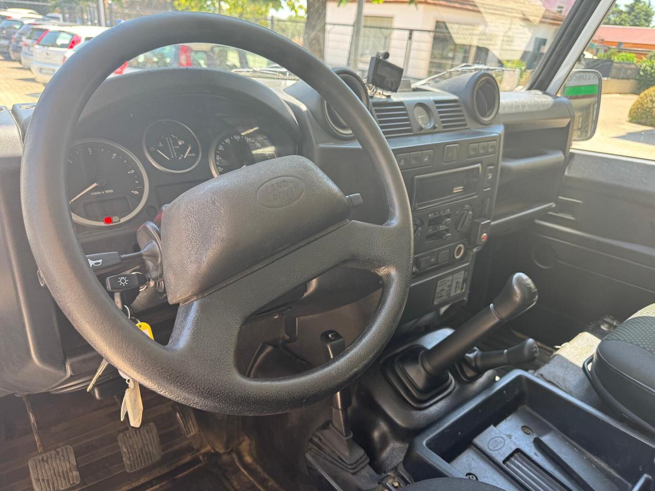 Land Rover Defender 90 2.2 TD4 Station Wagon SE N1