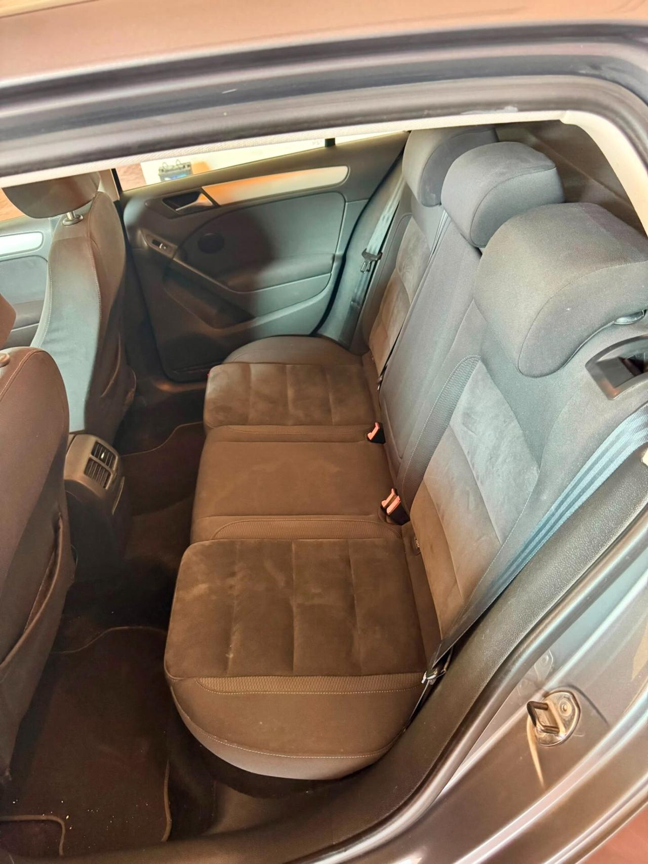 Volkswagen Golf 1.6 TDI DPF 5p. Highline