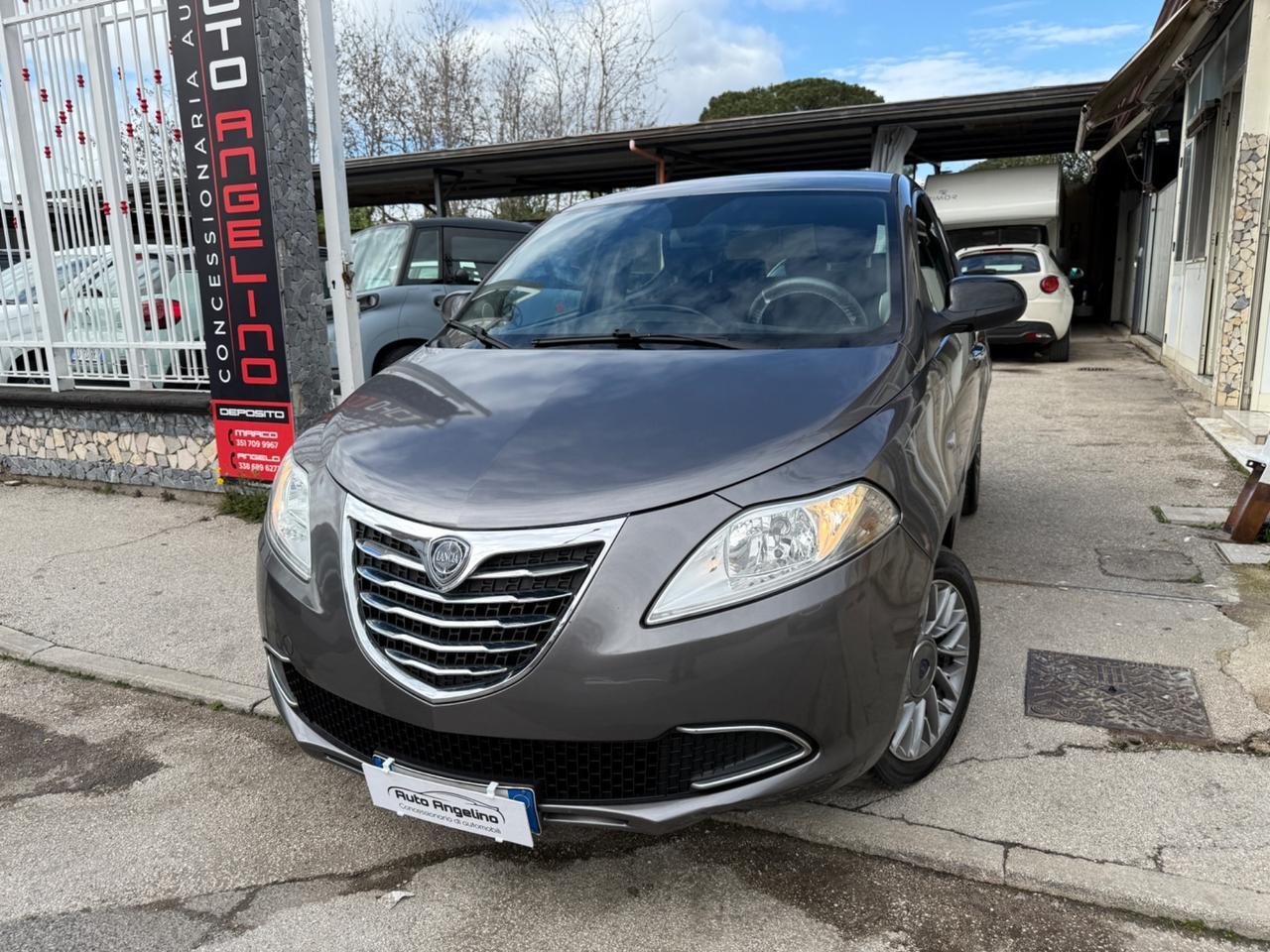 Lancia Ypsilon 1.2 69 CV 5 porte GPL Ecochic Silver