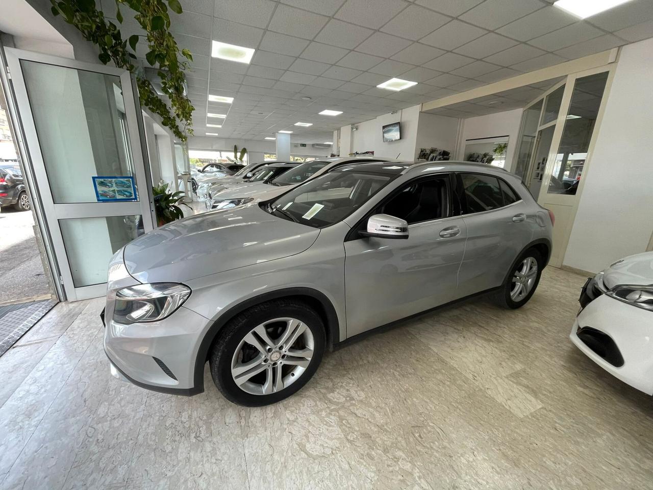 Mercedes-benz GLA 180 d EURO 6 TETTO APRIBILE