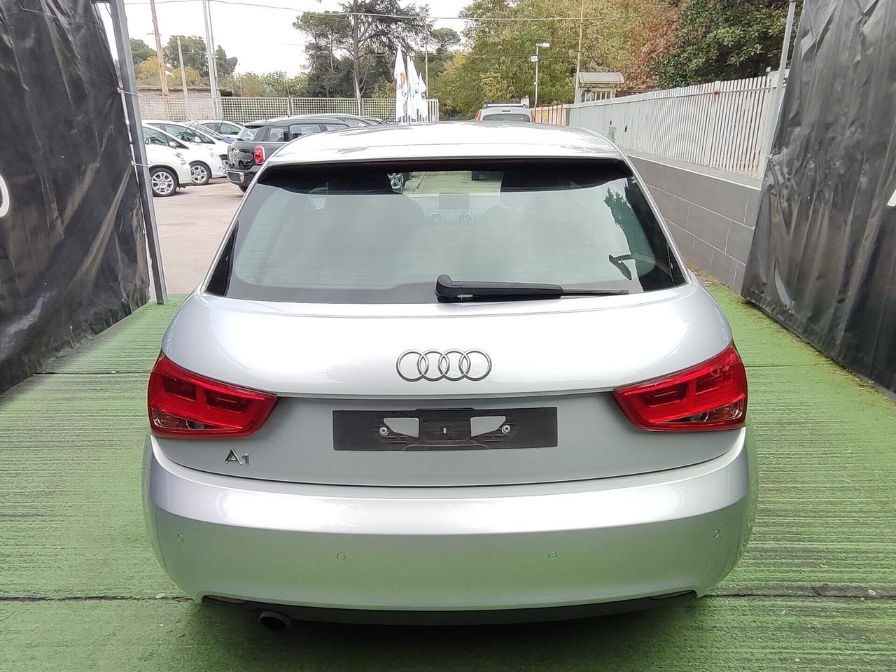 Audi A1 1.6 TDI Attraction 105cv