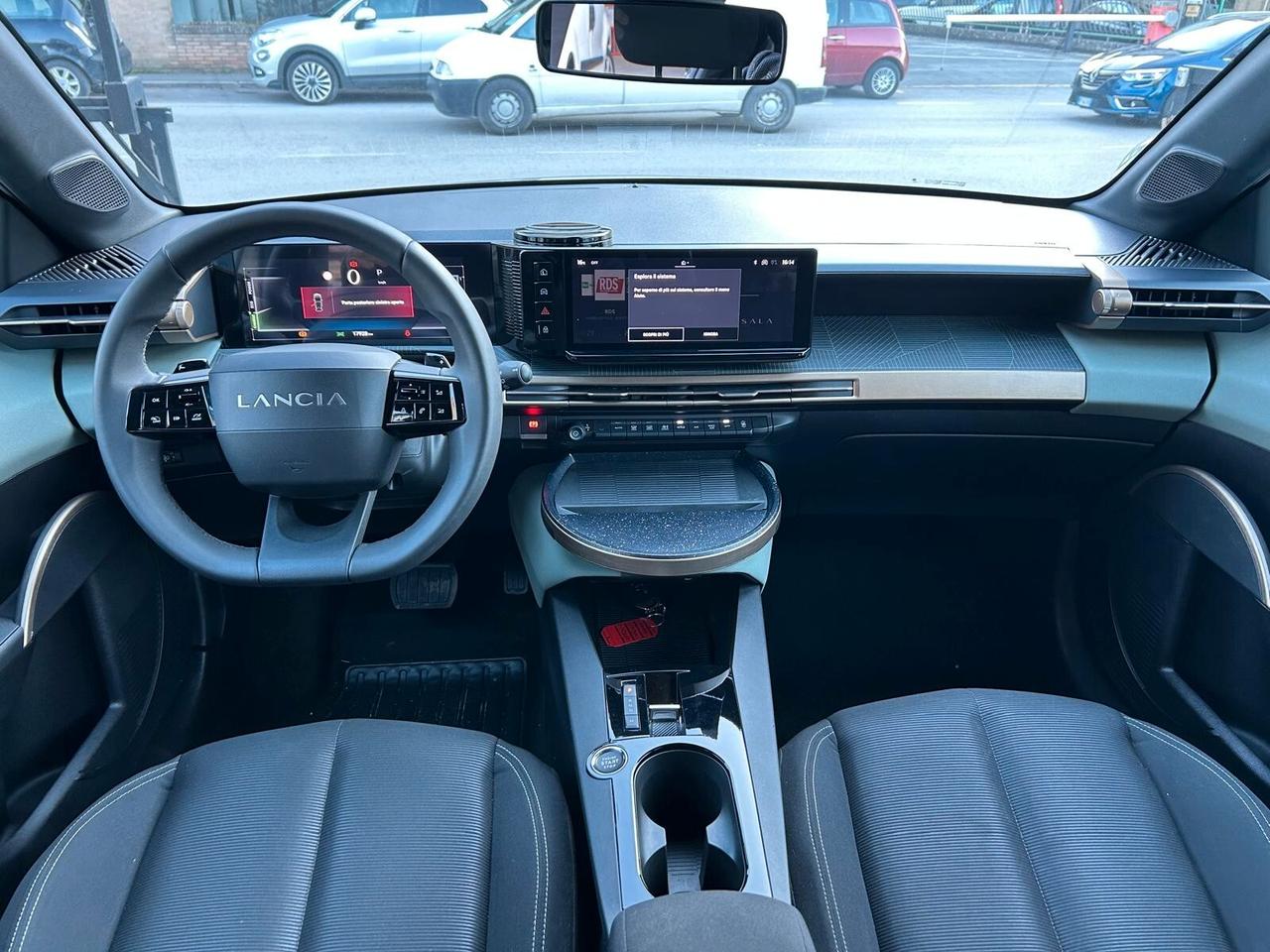 Lancia Ypsilon Hybrid e-DCT LX