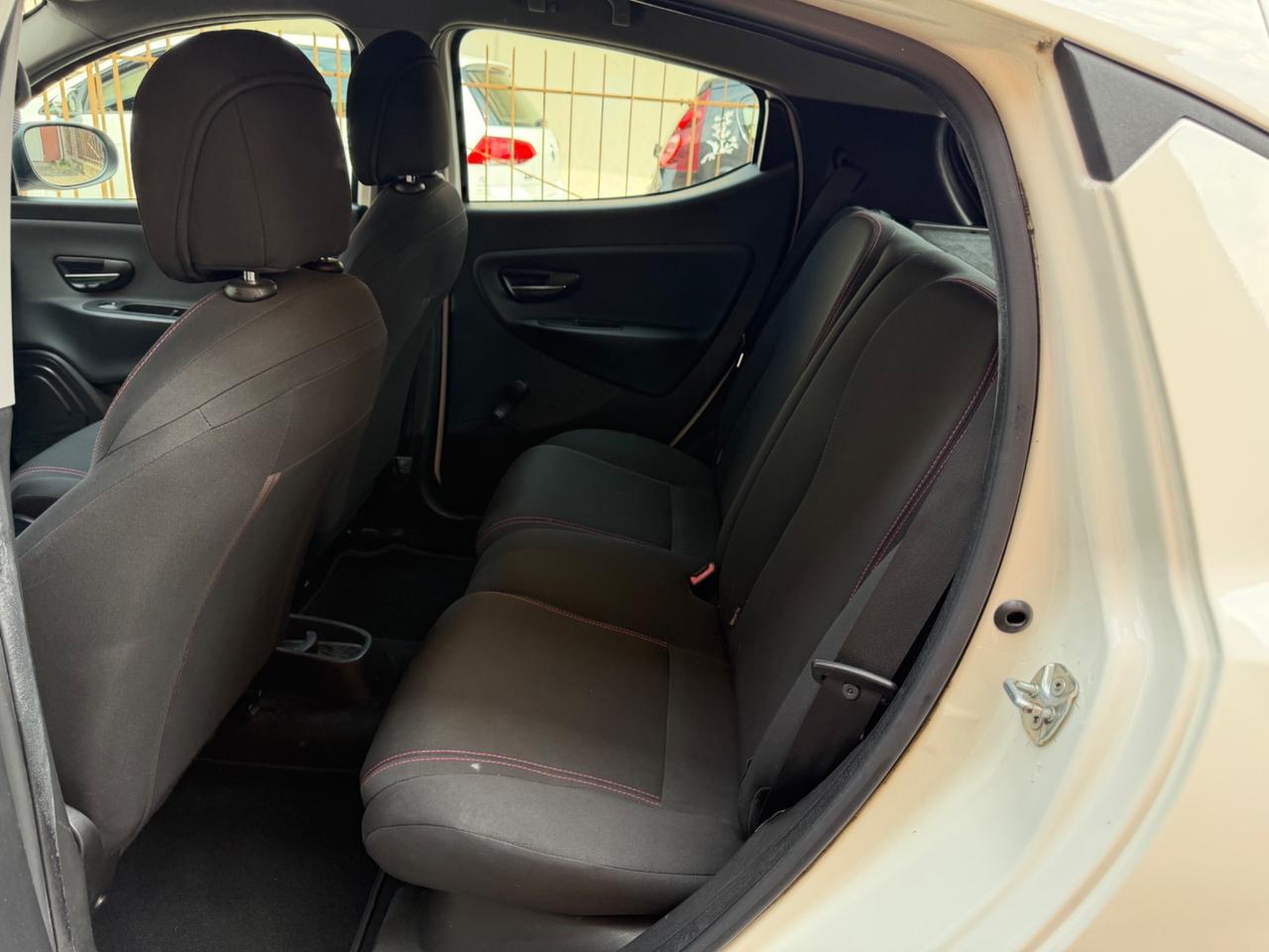Lancia Ypsilon 1.3 MJT 16V 95 CV Ok Neopatentati