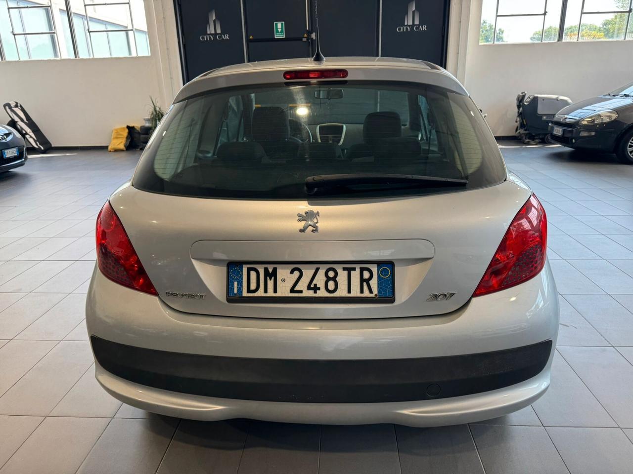 Peugeot 207 1.4 8V 75CV 3p. ONE Line