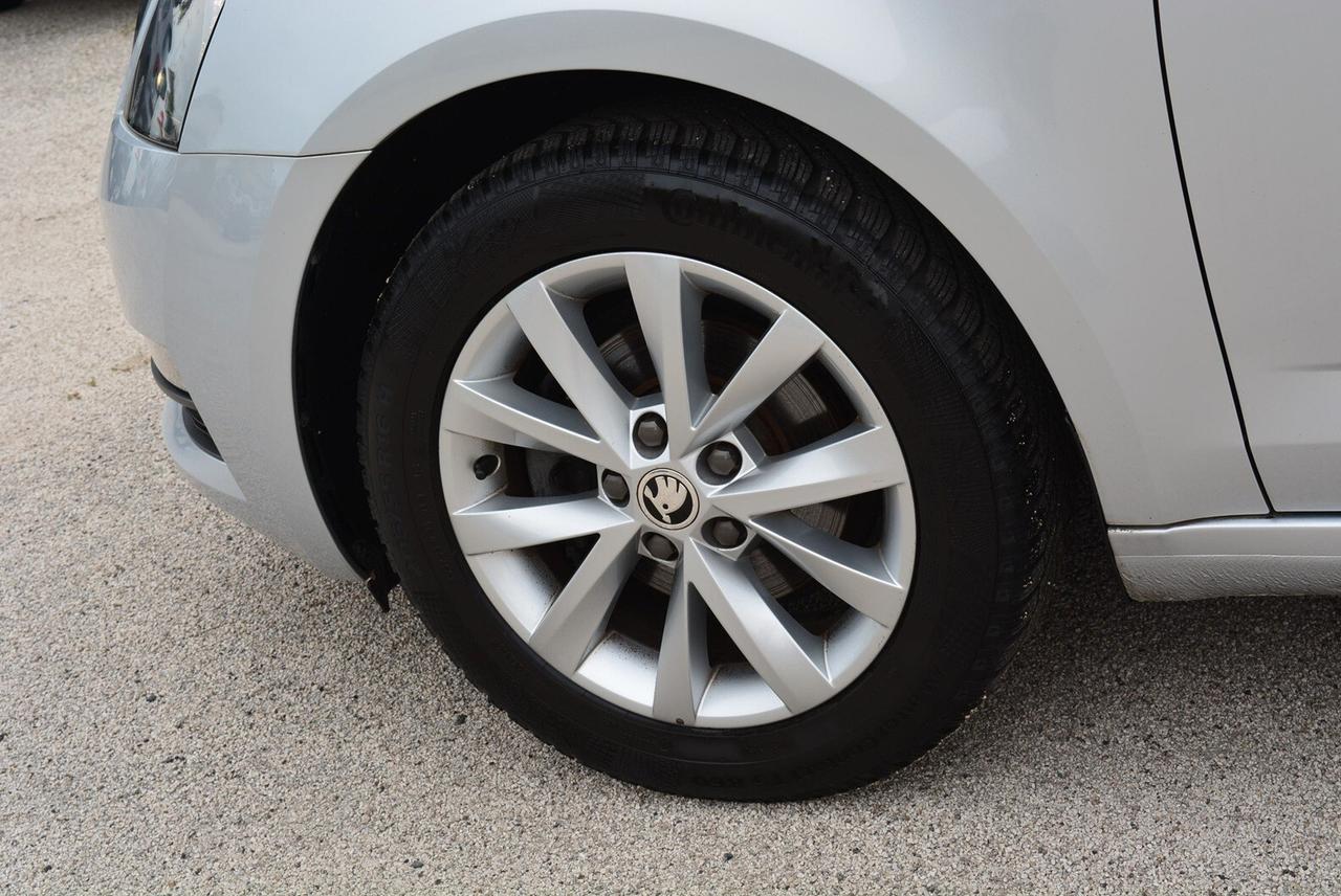 Skoda Octavia 1.6 TDI SCR 115 CV Wagon Executive DAB Navi