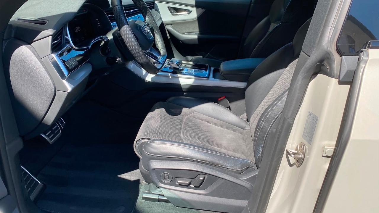 Audi Q8 55 TFSI e quattro tiptronic Sport S-Line