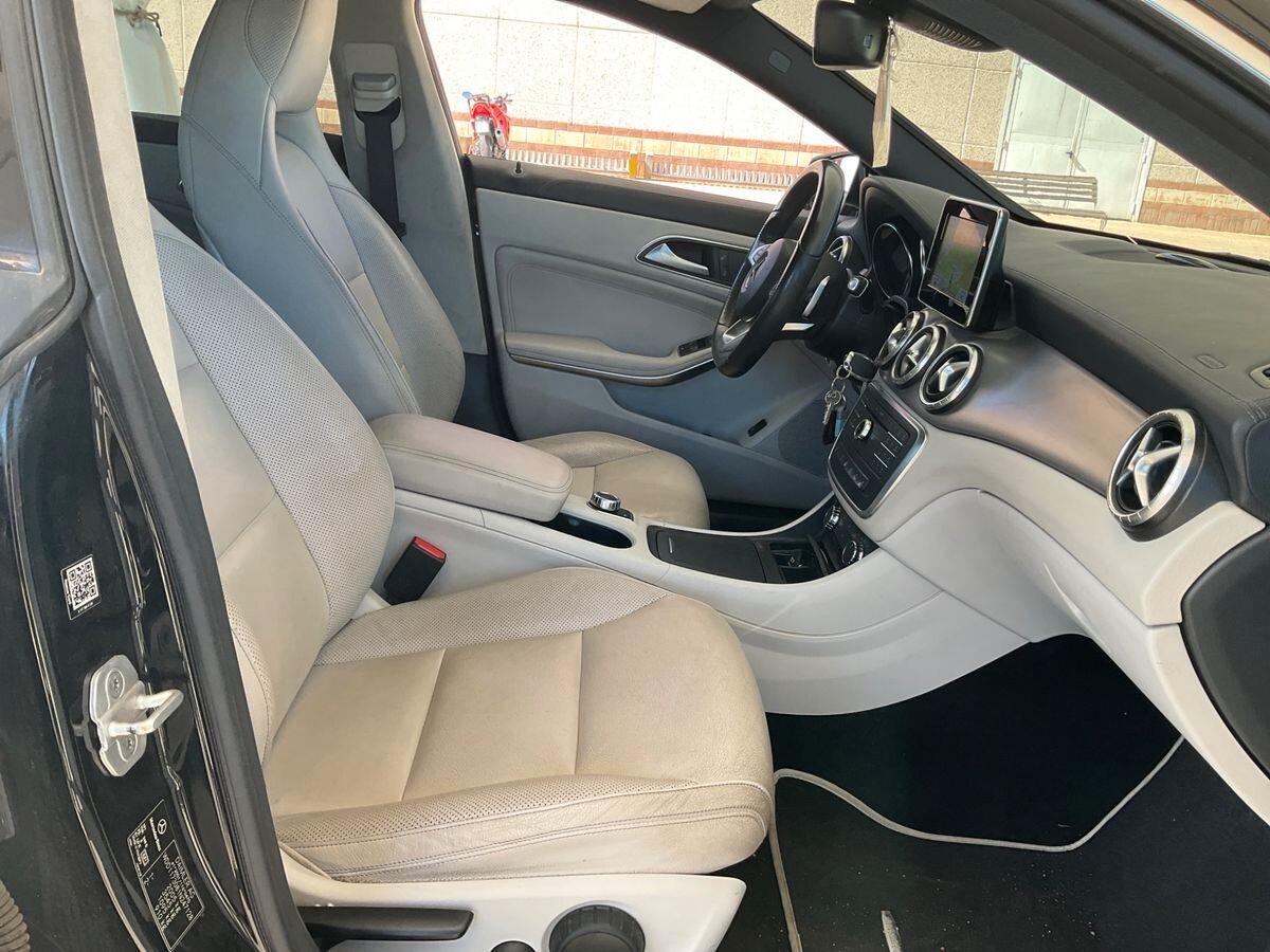 Mercedes-benz CLA 200d PREMIUM AMG line - GARANZIA 24 MESI