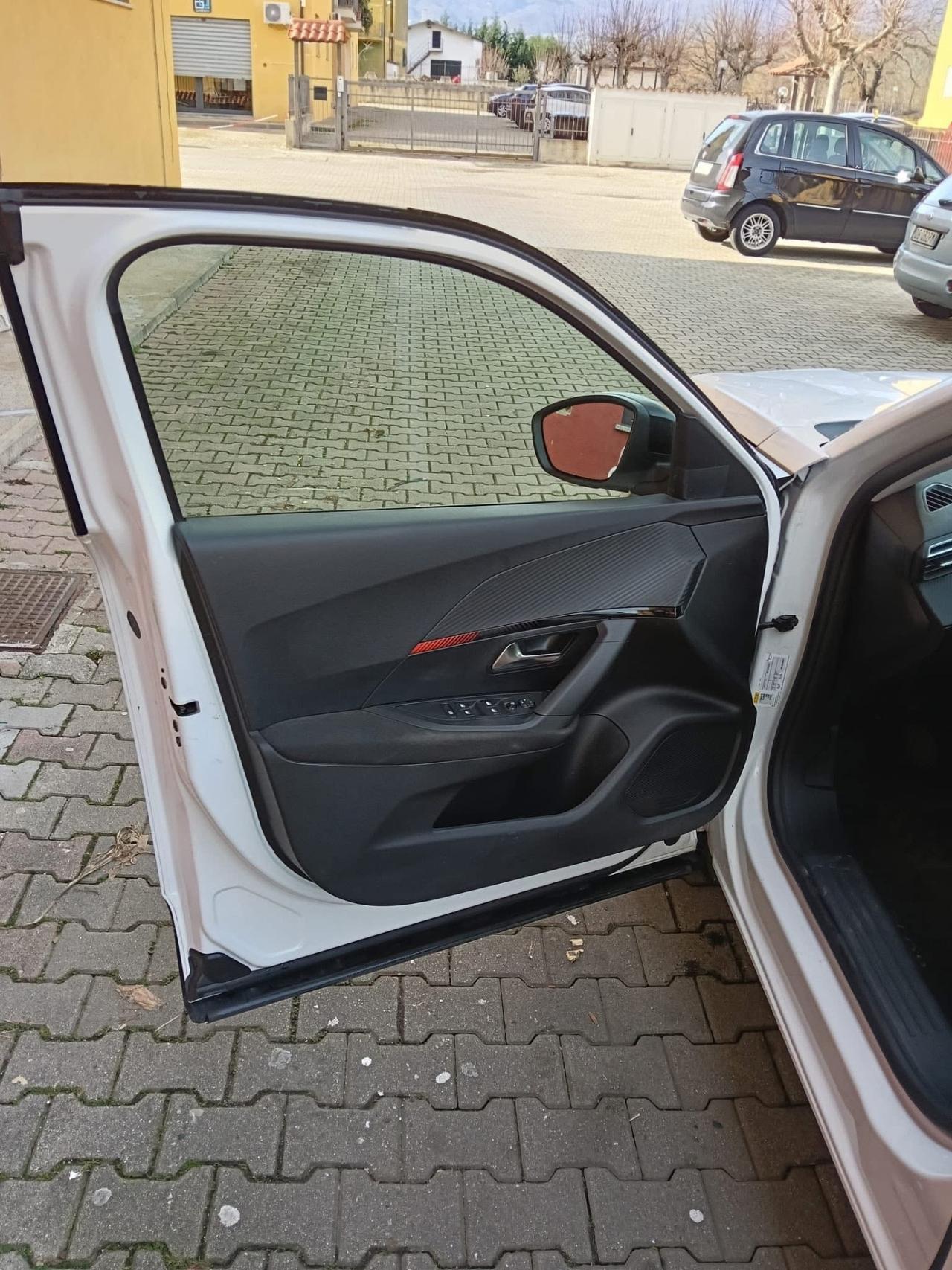 Peugeot 2008 BlueHDi 110 S&S Allure Pack