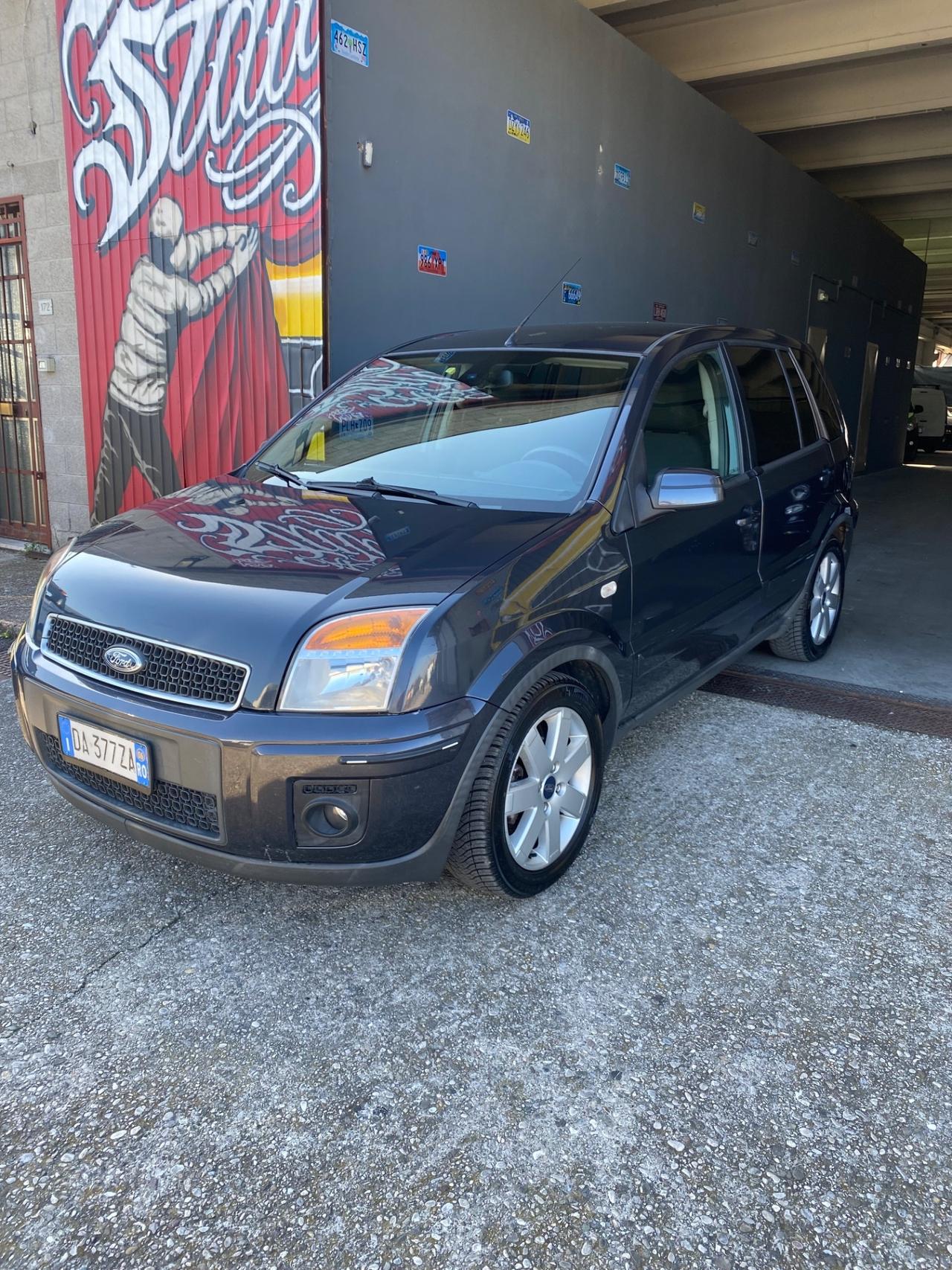 Ford Fusion 1.6 TDCi 5p. Collection Neopatentati