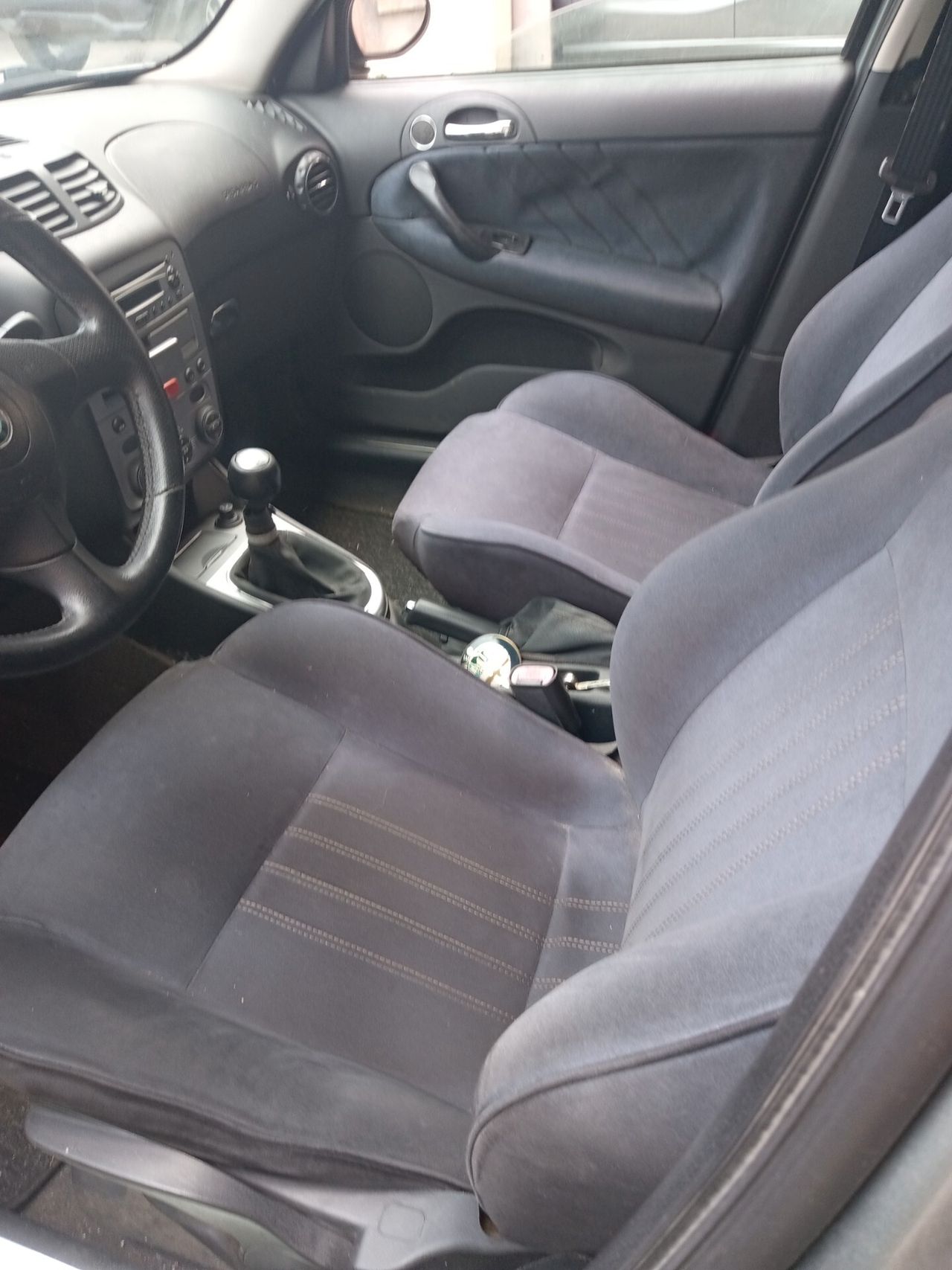 Alfa Romeo 147 2005 photo 4