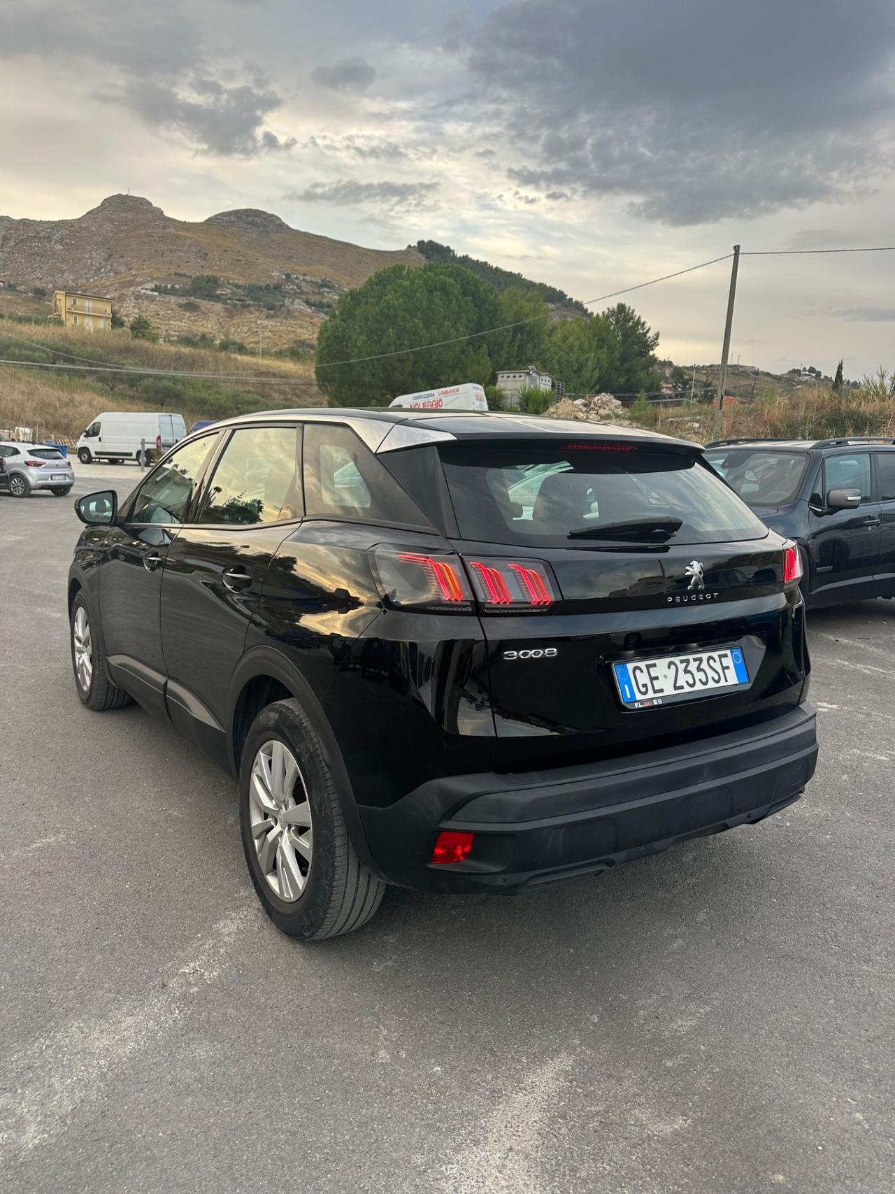 Peugeot 3008 BlueHDi 130 S&S Business