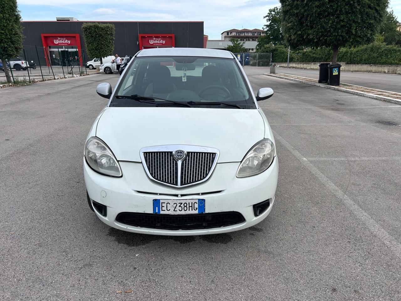 Lancia Ypsilon 1.3 MJT 75 CV Diva