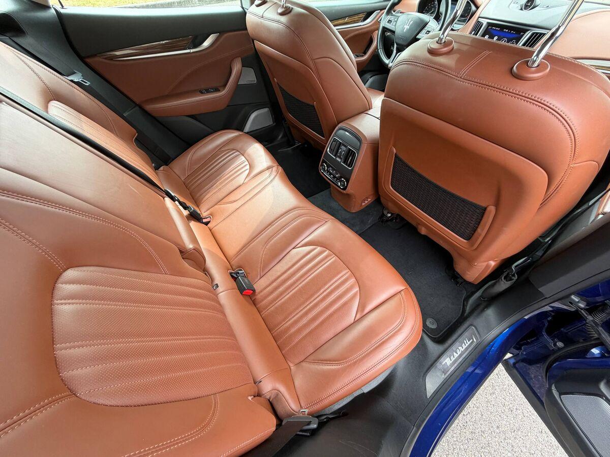 Maserati Levante 3.0 V6 275cv auto