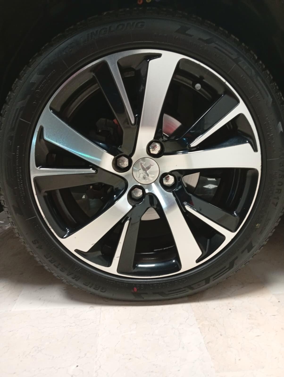 Peugeot 2008 1.6 e-HDi 92 CV Stop&Start Urban Cross