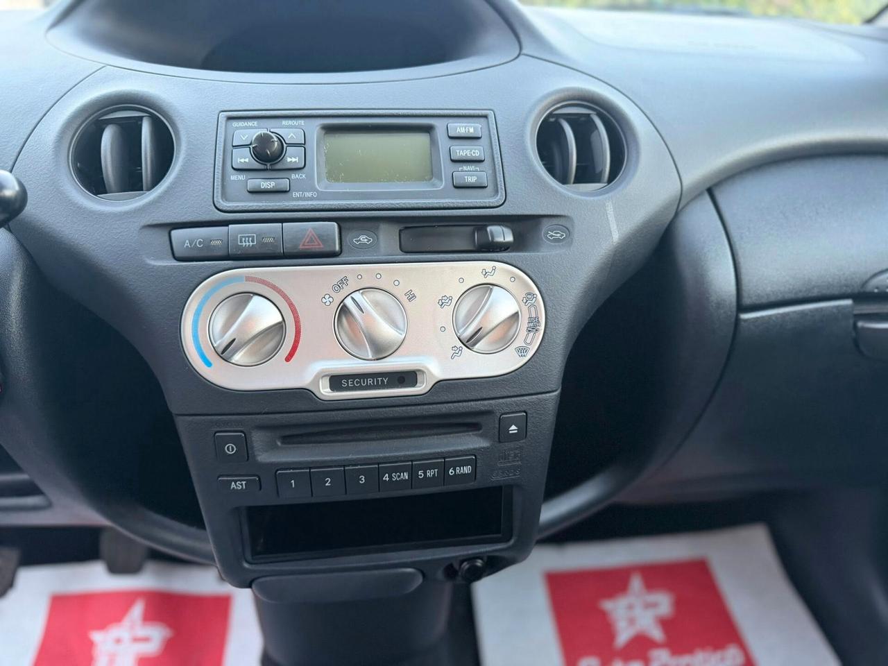 Toyota Yaris 1.4 D-4D 5 porte Sol OK NEOPATENTATI