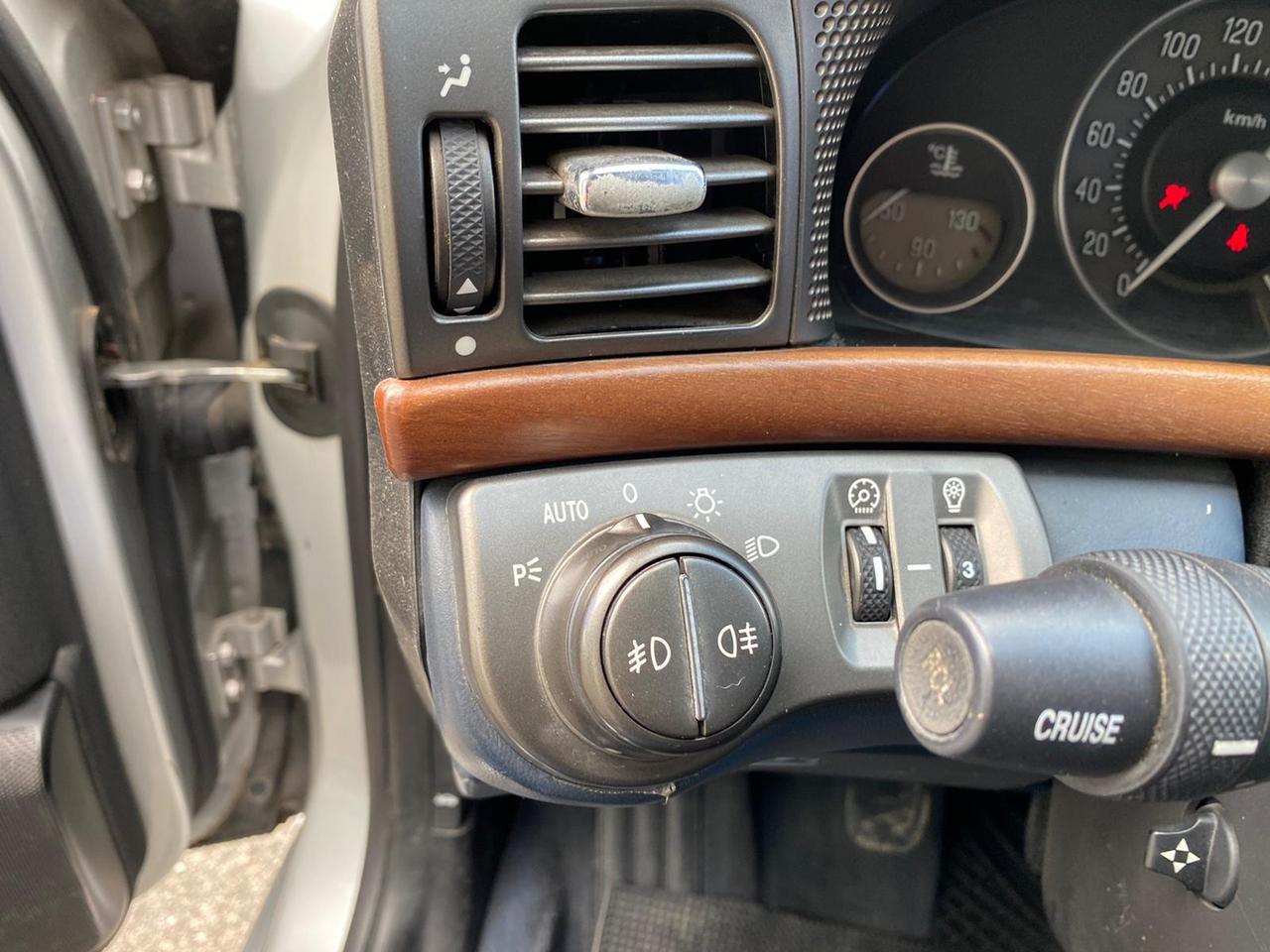 Lancia Thesis 2.4 JTD Executive