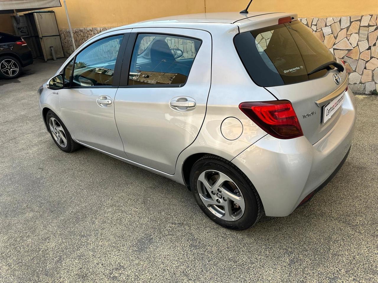 Toyota Yaris 1.5 Hybrid 5 porte Active