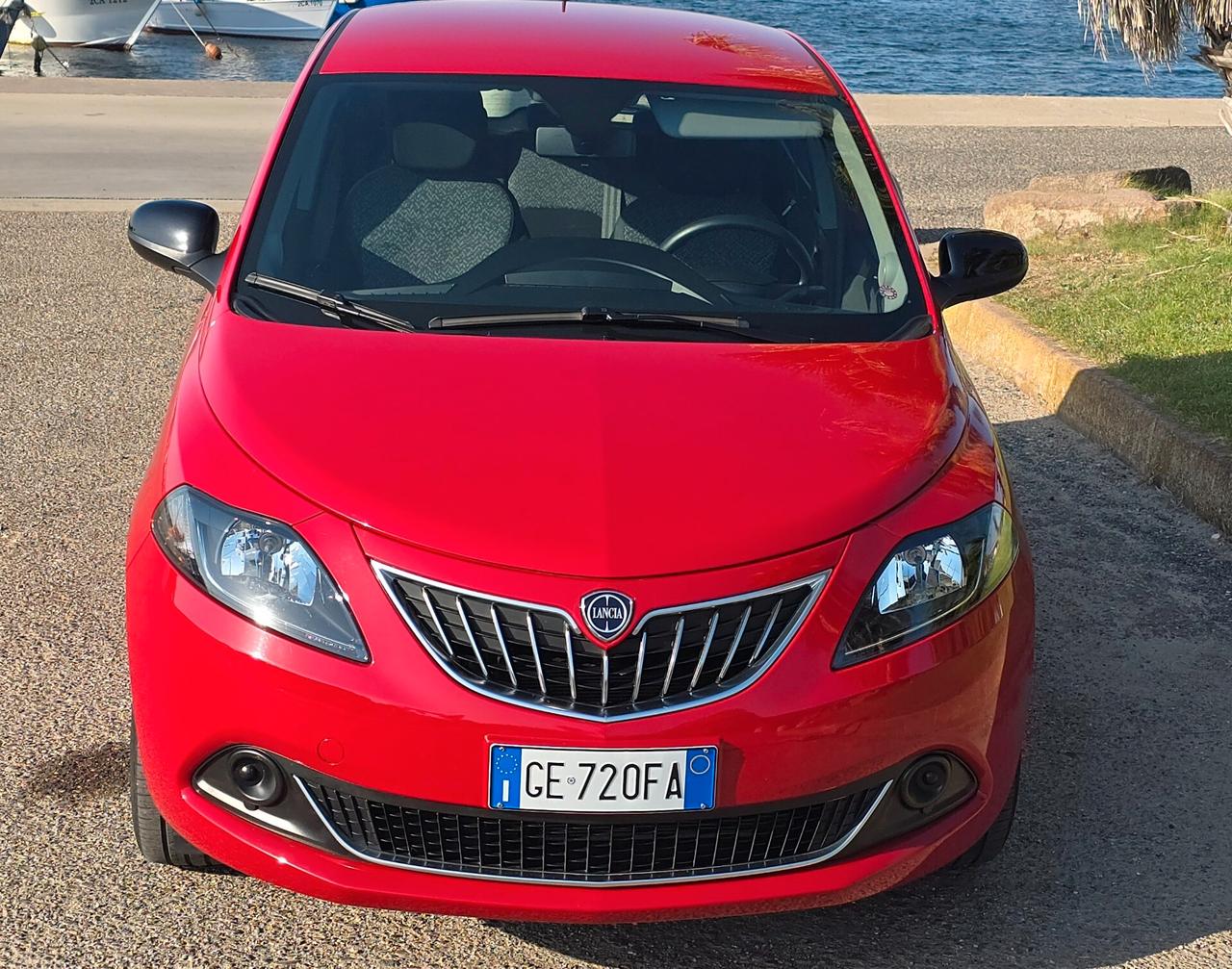 Lancia Ypsilon 1.0 FireFly 5 porte S&S Hybrid Ecochic Silver
