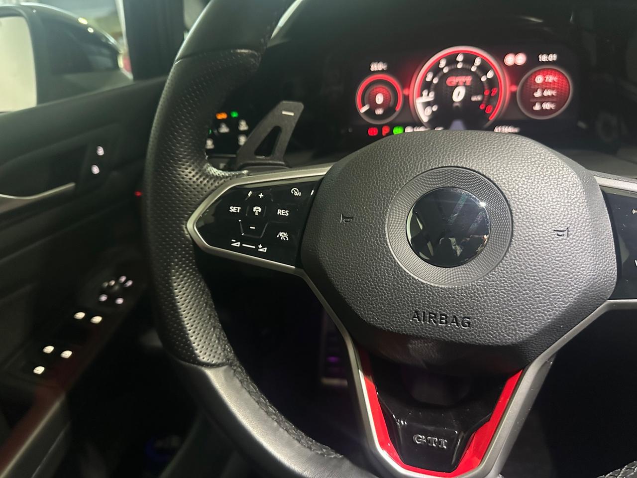 Volkswagen Golf GTI 2.0 TSI DSG