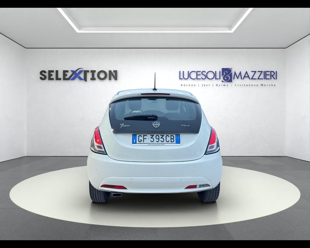 LANCIA Ypsilon 3ª serie - Ypsilon 1.0 FireFly 5 porte S&S Hybrid Ecochic Gold
