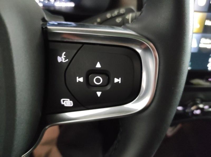 VOLVO XC40 (2017-->) - XC40 T5 Recharge Plug-in Hybrid Inscription