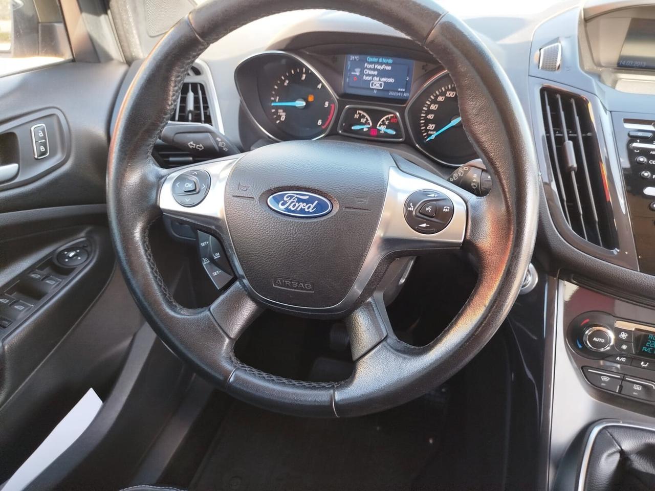 Ford Kuga 2.0 TDCI 140 CV 4WD Titanium