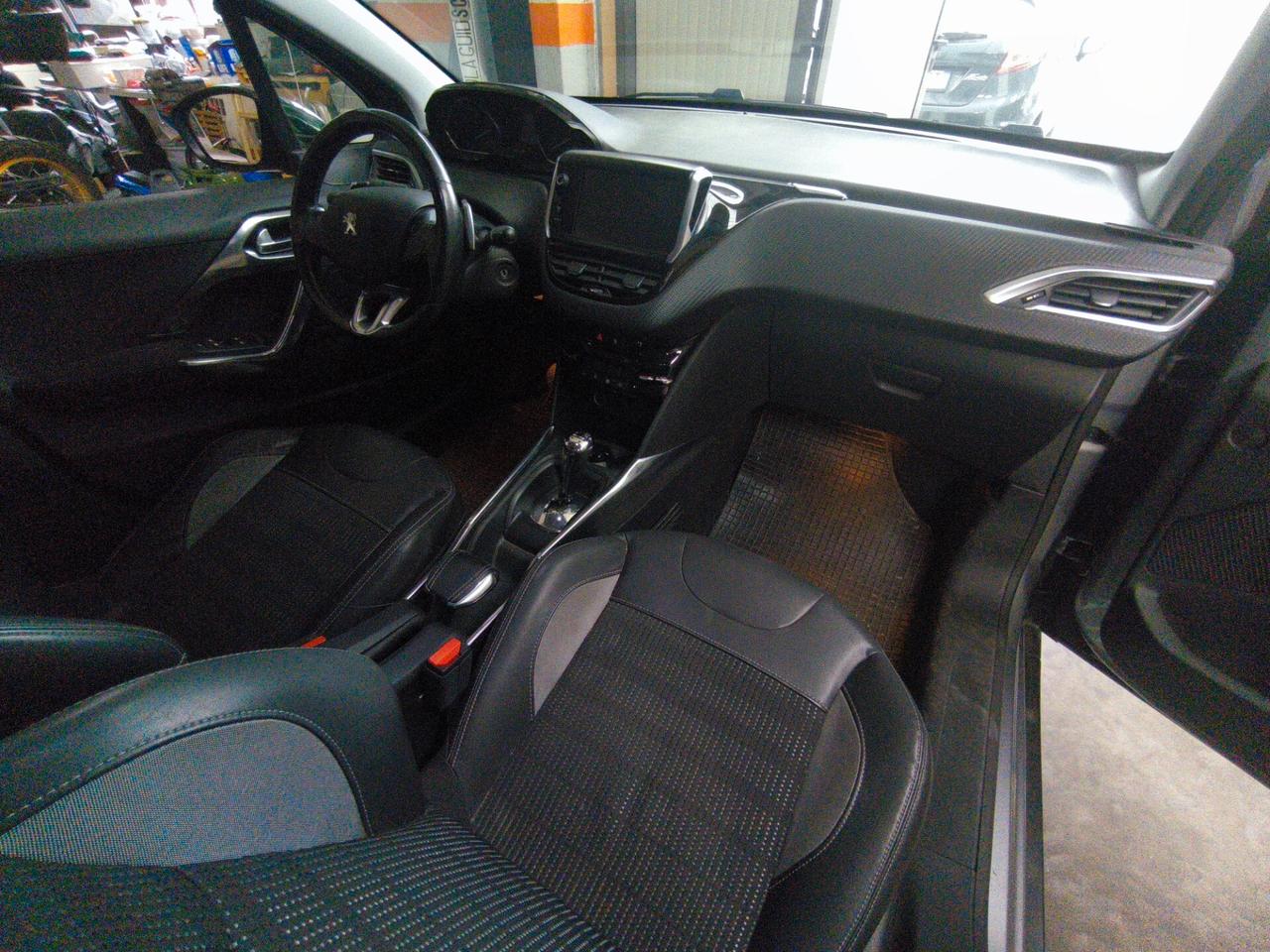 PEUGEOT 2008 1,6 HDI ALLURE- CAMBIO AUTOMATICO- KM 110000