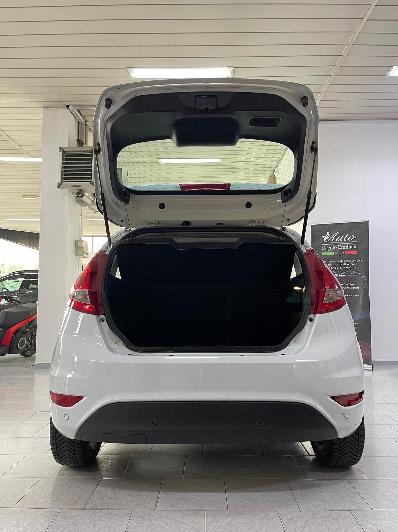 Ford Fiesta 1.4 5 porte Bz.- GPL Titanium - PASSAGGIO INCLUSO