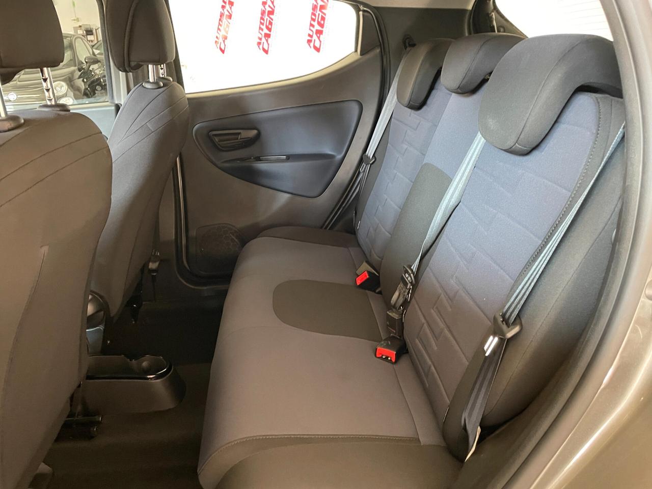 Lancia Ypsilon 1.0 FireFly 5 porte Hybrid Platino