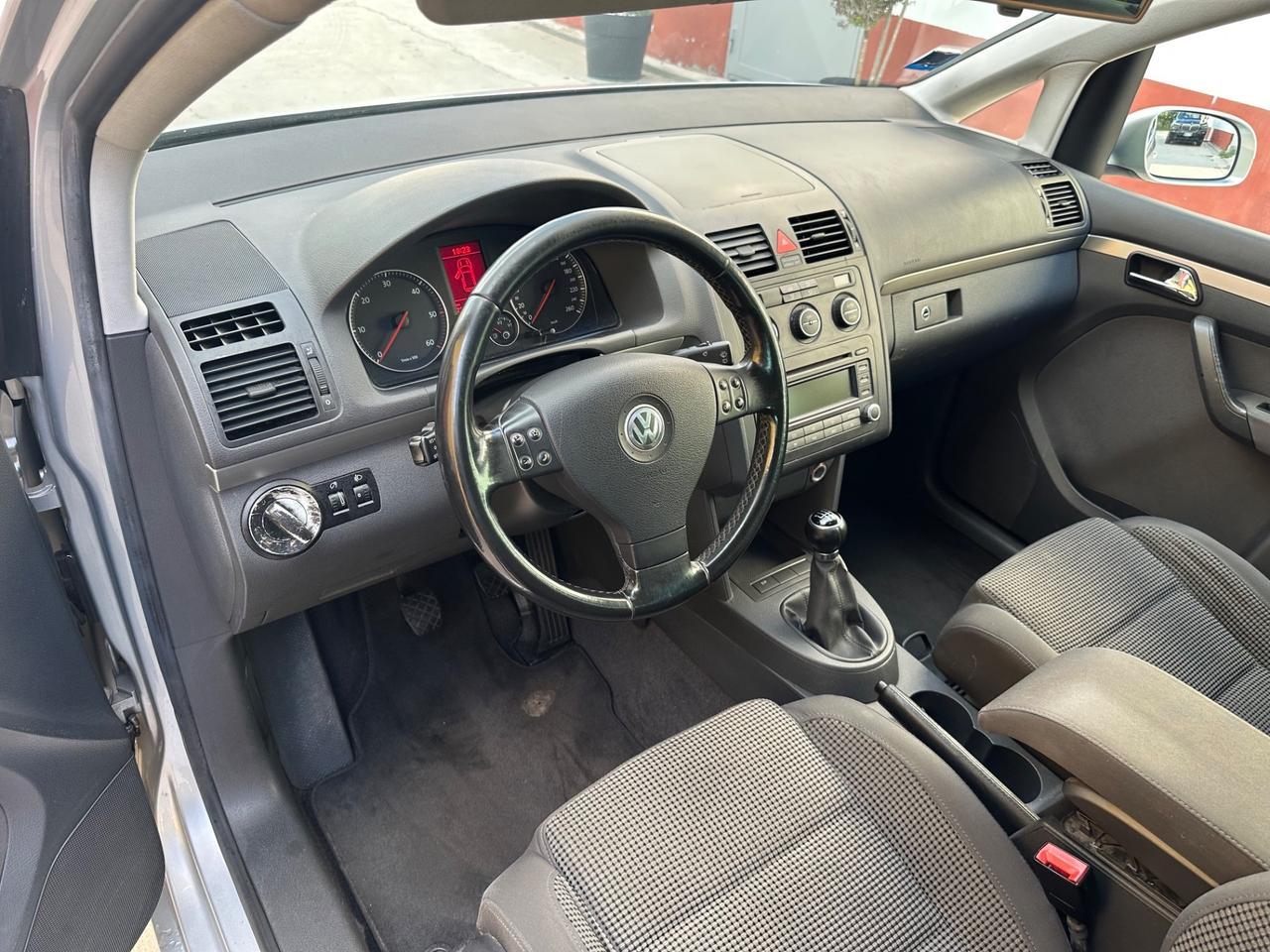 Volkswagen Touran 2.0 TDI Highline Gancio T.