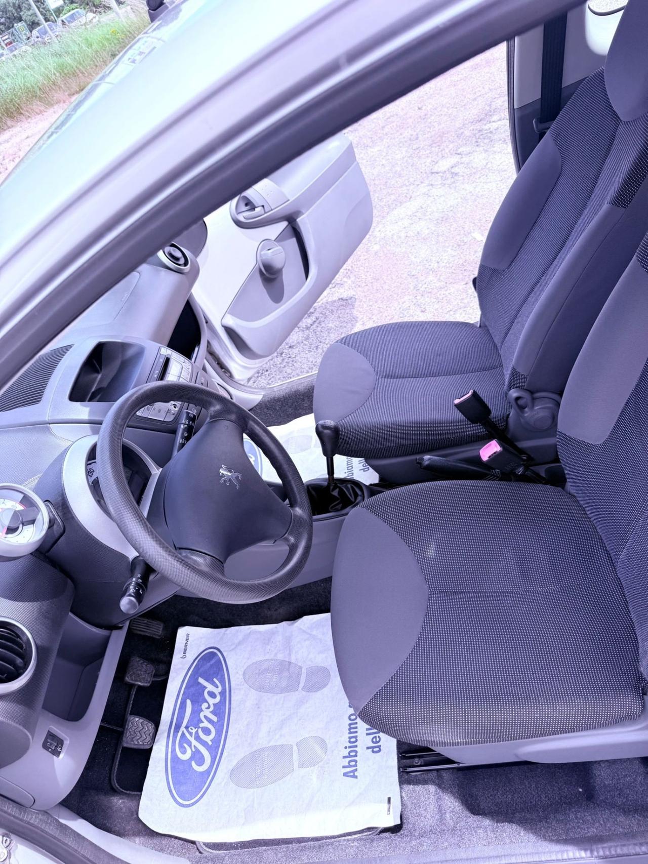 Peugeot 107 1.0 68CV 3p. Ok neopatentati