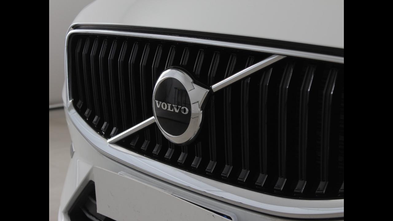 VOLVO XC60 CORE B4 AUT N1