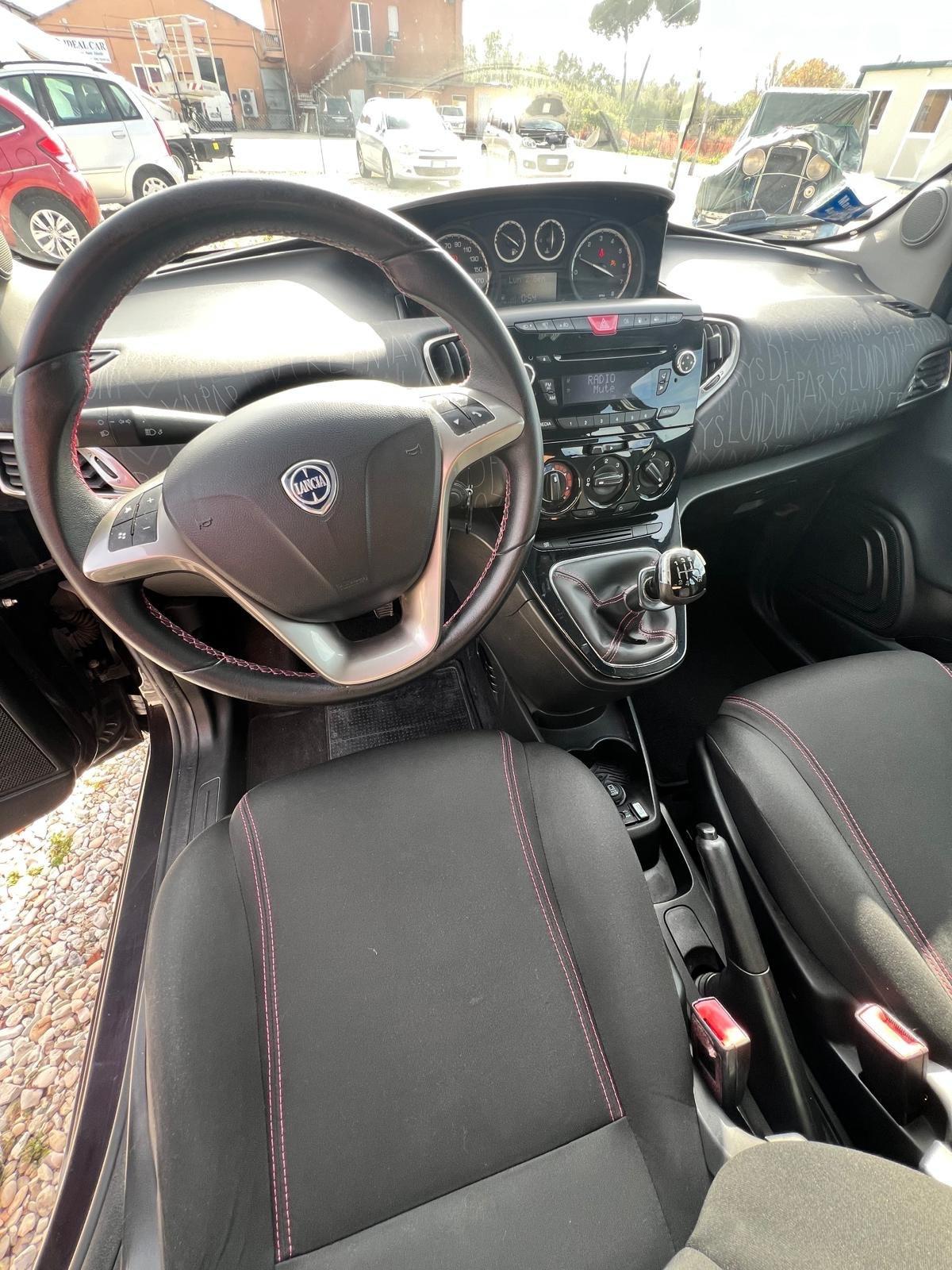 Lancia Ypsilon 0.9 TwinAir 85 CV 5 porte Metano Ecochic Gold