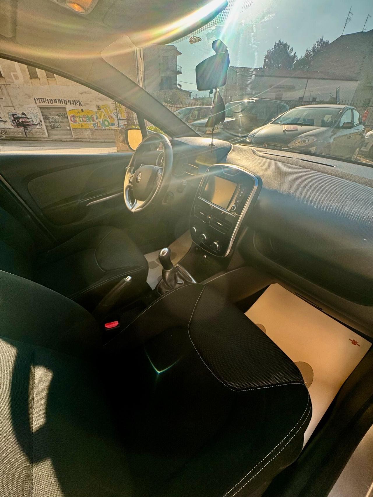Renault Clio 1.2 75CV 5 porte Zen