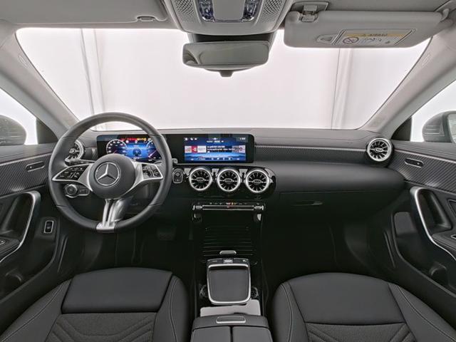 MERCEDES-BENZ CLA 180 Automatic Shooting Brake Progressive Line