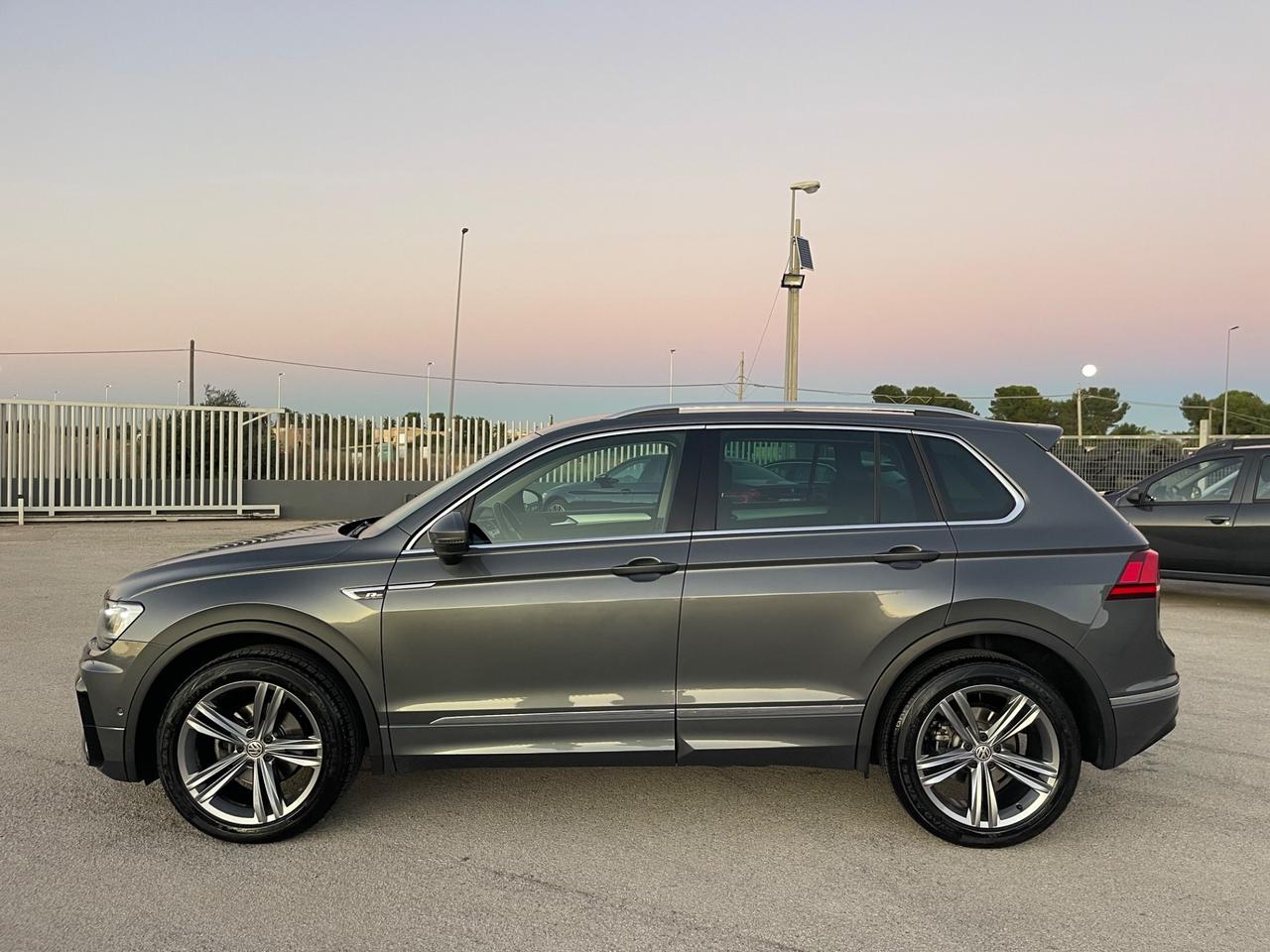 VOLKSWAGEN TIGUAN 2.0 TDI 150 DSG 4MOTION R-LINE