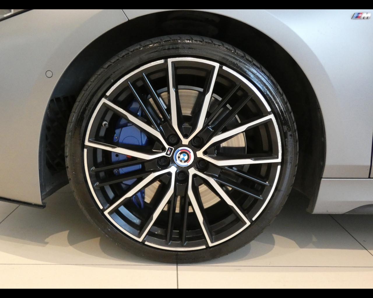 BMW Serie 1 (F40) - M 135i xDrive