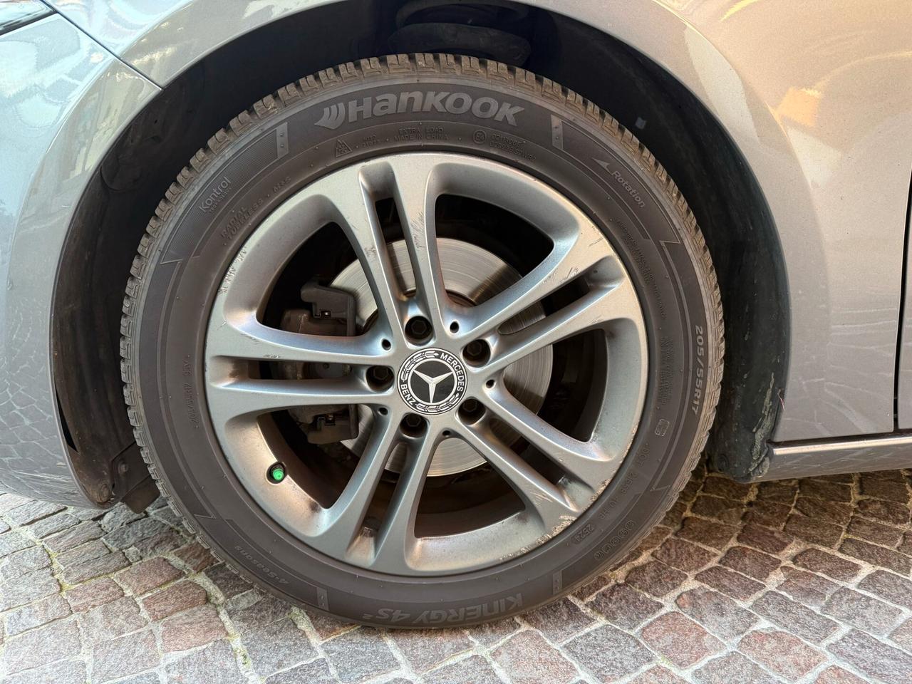 Mercedes-benz A 180 A 180 d Premium