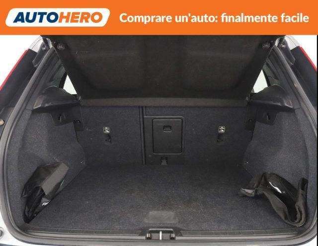 VOLVO XC40 D4 AWD Geartronic Momentum