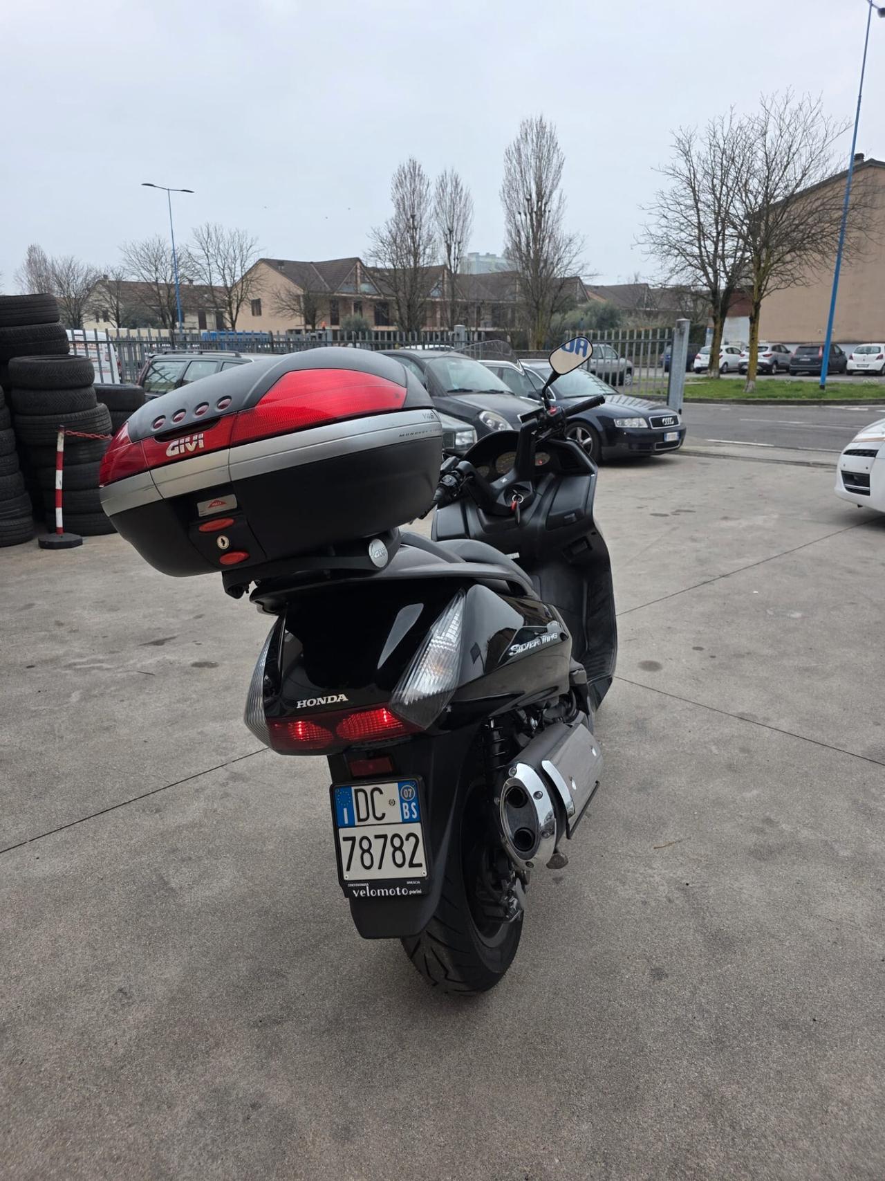 Honda Silver Wing 400cc