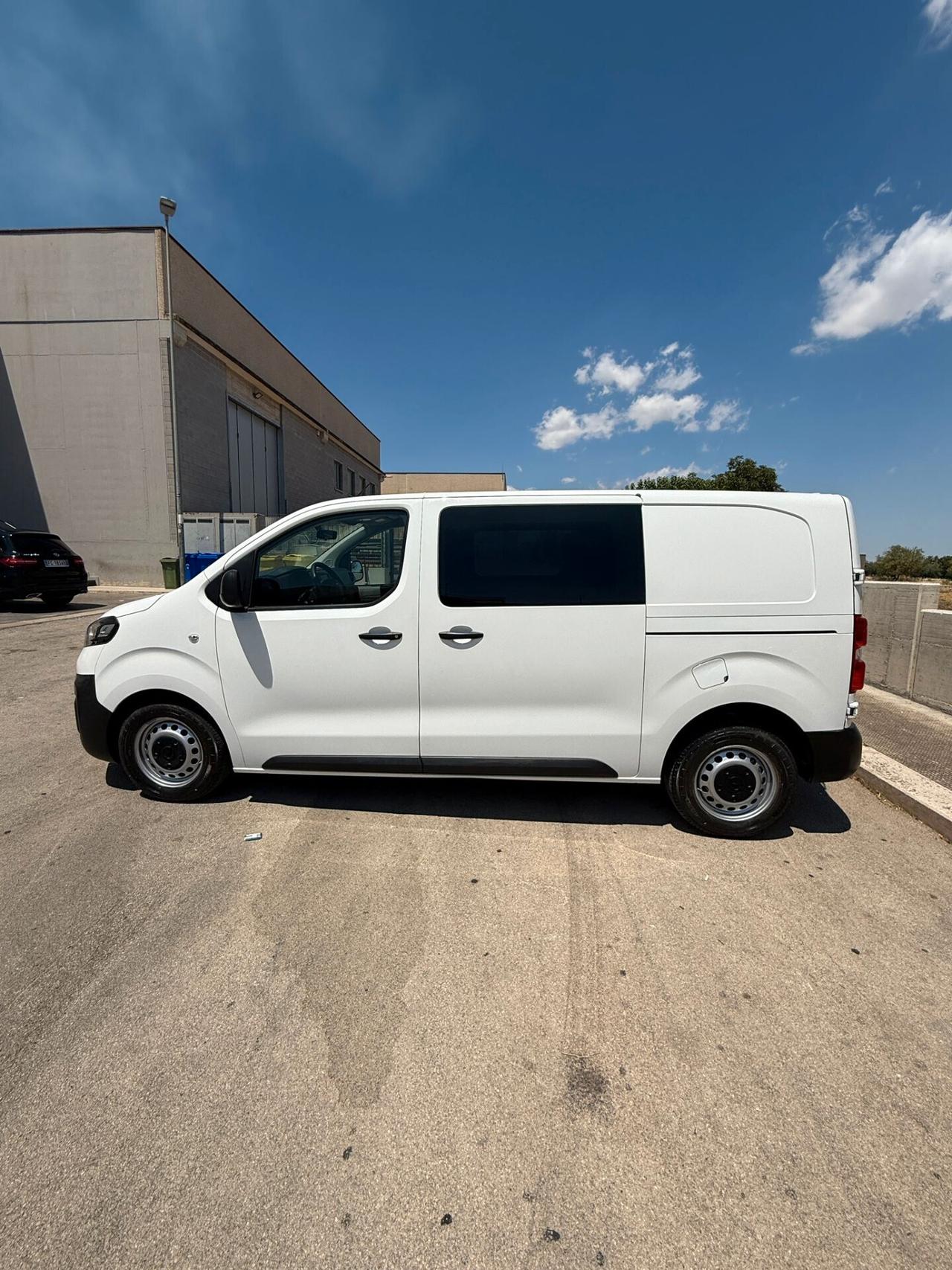 Opel Vivaro 2.0 Diesel 120CV L2H1 SeS 6 Posti