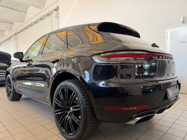 PORSCHE Macan 2.0 //TOTAL BLACK//21//