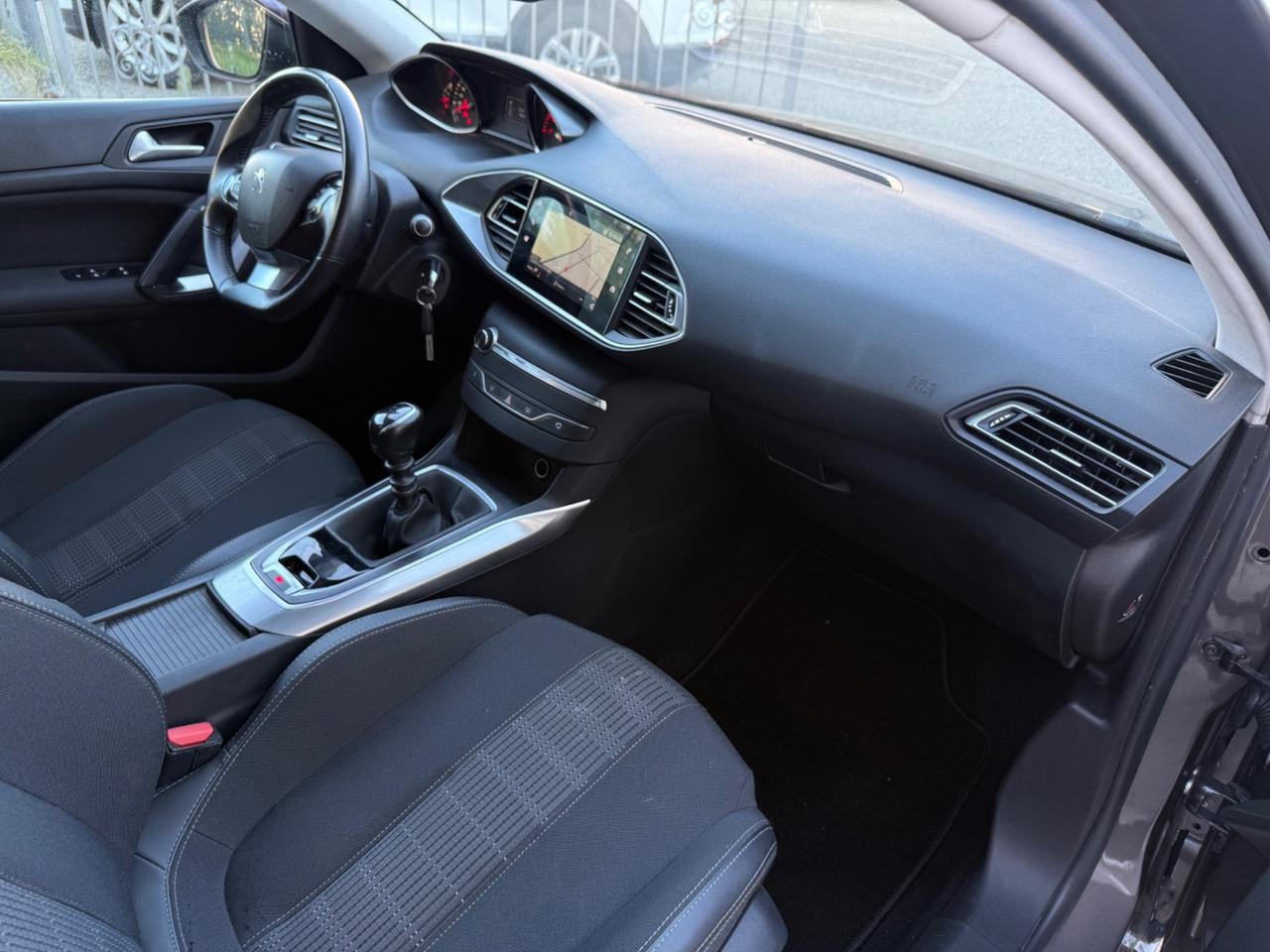 Peugeot 308 1.2 Turbo Benzina POCHI KM 2021 NEOPAT