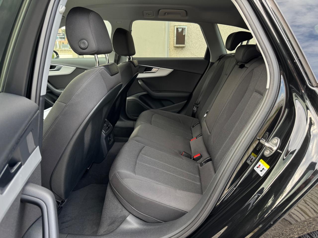 Audi A4 30 TDI 2.0 136cv S-Tronic 2023